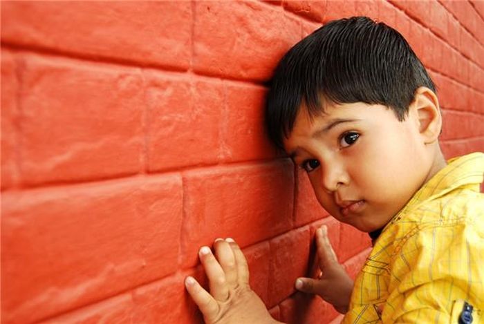 Zašto je autizam češći kod dečaka