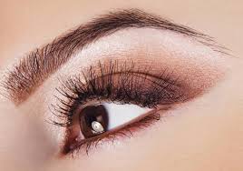 Kako da regenerišete i podebljate obrve na prirodan način