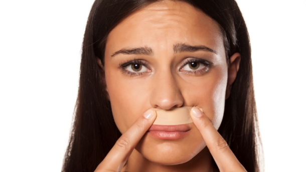 Uklonite dlačice s lica uz samo 3 sastojka !