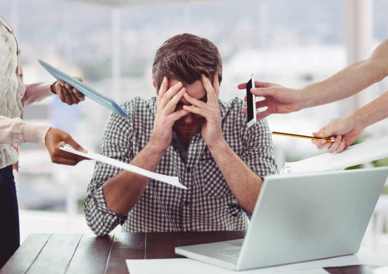 Šta je sagorevanje ili BURNOUT? Proverite da li ste i vi u nekoj od faza (VIDEO)